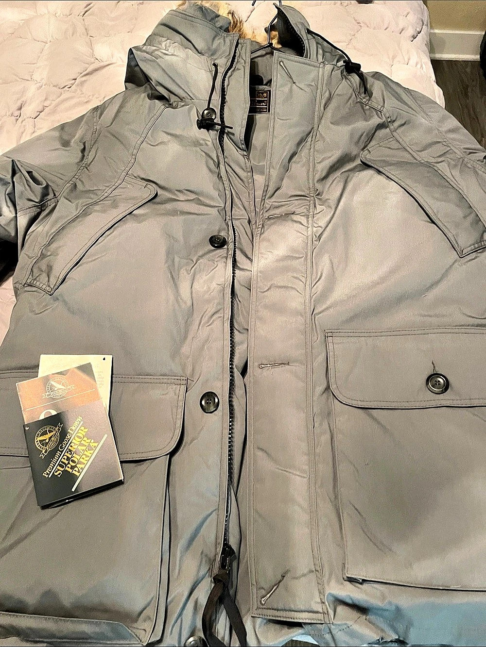 Eddie Bauer Superior Polar Parka Men's Gray Puffer Jacket XL fur coyote 
Goose d
